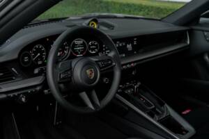 Image 15/30 of Porsche 911 Carrera (2022)