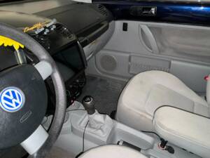 Bild 9/17 von Volkswagen New Beetle 1.4 (2002)