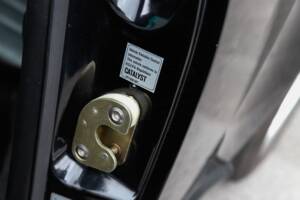 Image 64/108 de Porsche 911 Carrera 3.2 (1989)