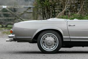 Image 31/37 of Mercedes-Benz 280 SL (1970)