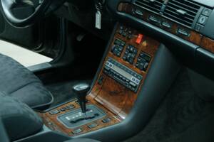Bild 38/50 von Mercedes-Benz 400 SE (1991)