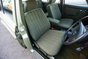 Bild 10/29 von Mercedes-Benz 280 E (1983)
