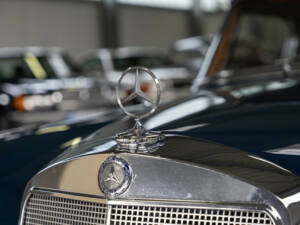 Image 16/33 of Mercedes-Benz 220 SE (1960)