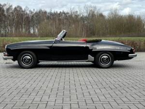 Image 5/8 of Mercedes-Benz 190 SL (1957)