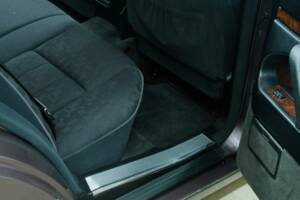 Bild 48/50 von Mercedes-Benz 400 SE (1991)