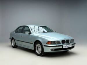 Bild 4/25 von BMW 540i (1998)