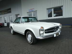Immagine 1/20 di Mercedes-Benz 280 SL (1970)