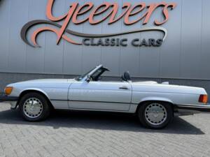 Afbeelding 13/44 van Mercedes-Benz 560 SL (1986)