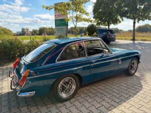 Image 8/35 de MG MGB GT (1972)