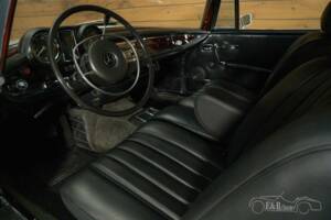 Image 11/18 of Mercedes-Benz 280 SE (1970)
