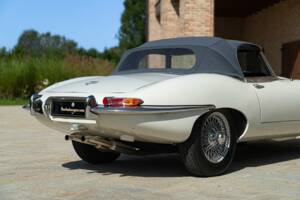 Bild 40/50 von Jaguar E-Type (1968)
