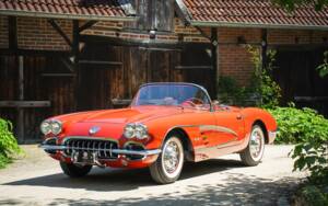 Image 2/51 of Chevrolet Corvette (1960)