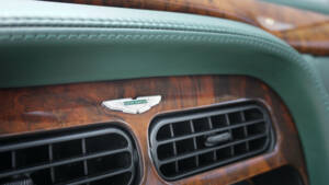 Bild 17/40 von Aston Martin DB 7 Vantage (2000)