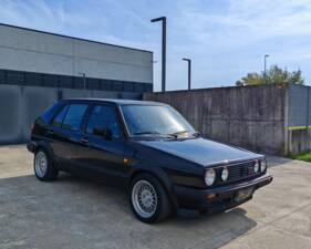 Bild 3/42 von Volkswagen Golf II GTi 16V 1.8 (1986)