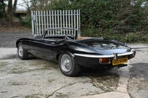 Image 13/50 de Jaguar Type E V12 (1974)