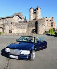 Image 3/22 of Mercedes-Benz E 220 (1996)