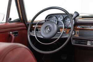 Image 11/27 of Mercedes-Benz 280 SEL 4,5 (1972)