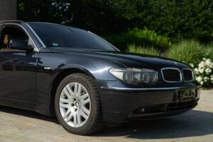 Bild 19/50 von BMW 745Li (2001)