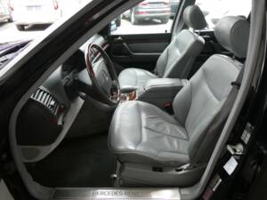 Image 9/16 of Mercedes-Benz S 500 L (1996)