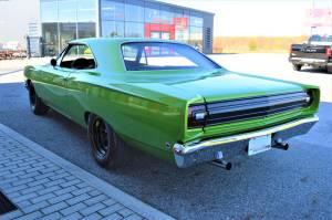 Image 6/43 of Plymouth Road Runner Hardtop Coupe (1968)