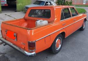 Image 3/23 of Mercedes-Benz 220 D (1973)