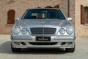 Image 3/50 of Mercedes-Benz E 430 (2000)