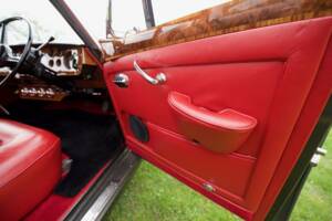 Image 23/50 of Bentley S 2 (1960)