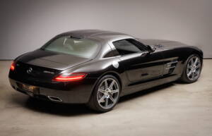 Image 13/34 of Mercedes-Benz SLS AMG (2013)
