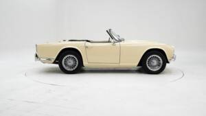 Image 6/15 of Triumph TR 4 (1965)