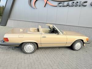 Image 10/50 of Mercedes-Benz 560 SL (1987)