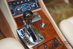 Afbeelding 32/50 van Bentley Azure (2000)