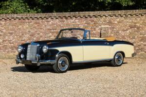 Imagen 19/50 de Mercedes-Benz 220 S Cabriolet (1956)