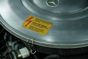 Image 16/50 of Mercedes-Benz 420 SEC (1989)