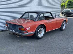 Image 8/8 of Triumph TR 6 (1971)