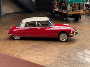Image 9/37 of Citroën ID 19 (1967)