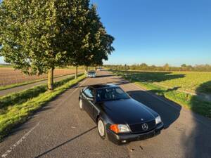 Image 19/49 de Mercedes-Benz 500 SL (1990)