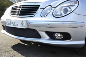 Imagen 59/100 de Mercedes-Benz E 55 AMG (2003)