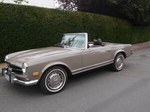 Image 20/99 de Mercedes-Benz 280 SL (1971)