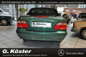 Image 6/12 of Mercedes-Benz CLK 200 Kompressor (2001)