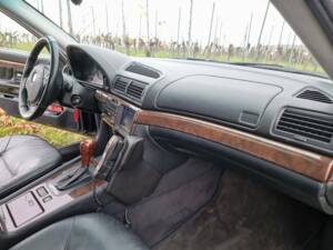 Image 41/58 of BMW 750i (1997)