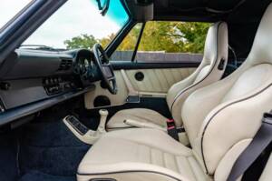 Bild 16/16 von Porsche 911 Carrera 4 (1990)