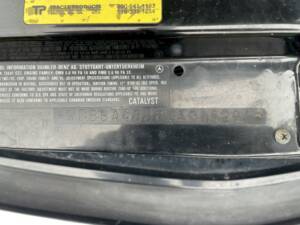 Image 32/36 of Mercedes-Benz 560 SL (1986)