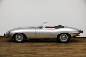 Afbeelding 3/27 van Jaguar E-Type 4.2 (1966)