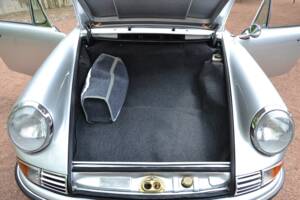 Immagine 28/31 di Porsche 911 2.2 S (1971)