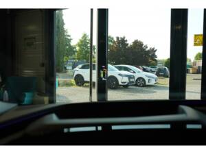 Image 13/22 of Audi S6 e-tron Avant (2024)