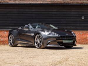Imagen 1/57 de Aston Martin Vanquish Volante (2015)