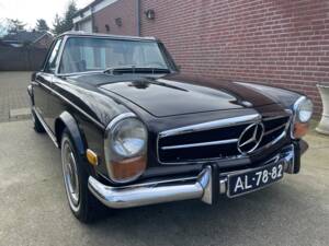 Image 4/25 of Mercedes-Benz 280 SL (1970)