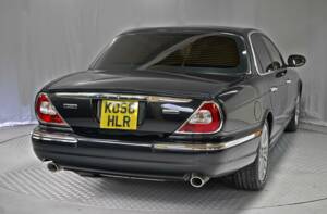 Image 12/50 of Jaguar XJ 8 4.2 (2006)