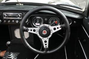 Image 16/50 of MG MGB (1972)