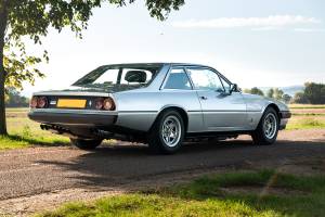 Image 2/32 of Ferrari 400 GT (1977)